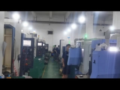 z akcesoriami do obróbki cnc