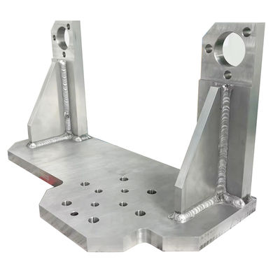 Dobra cena. Usługi spawania stali nierdzewnej i galwanizowanych blach metalowych w Internecie